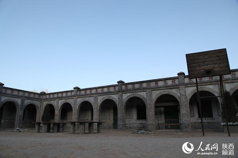 五行缺土属鸡男孩取名_五行缺金缺木男孩取名_五行缺土属鸡男孩取名